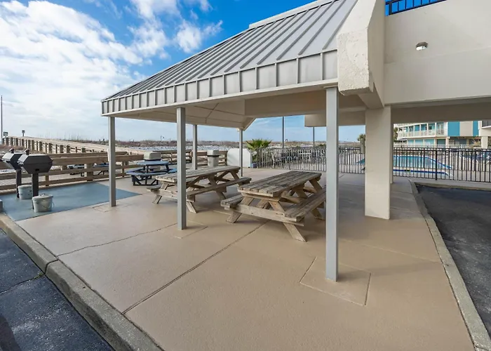 Apartment Island Winds West 380